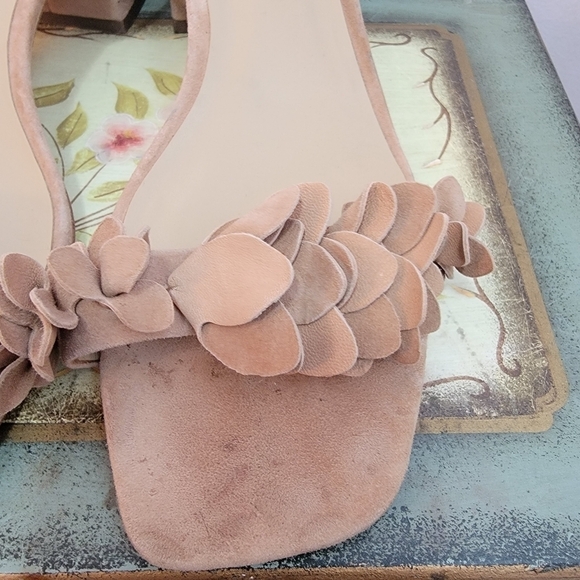 Ann Taylor Tan Suede Wrap Around Ankle Strap Sandals Size 9.5 - Picture 8 of 8